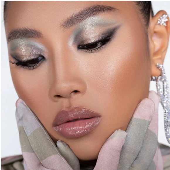 Natasha Denona- RETRO GLAM
EYESHADOW PALETTE - Picture 2 of 14